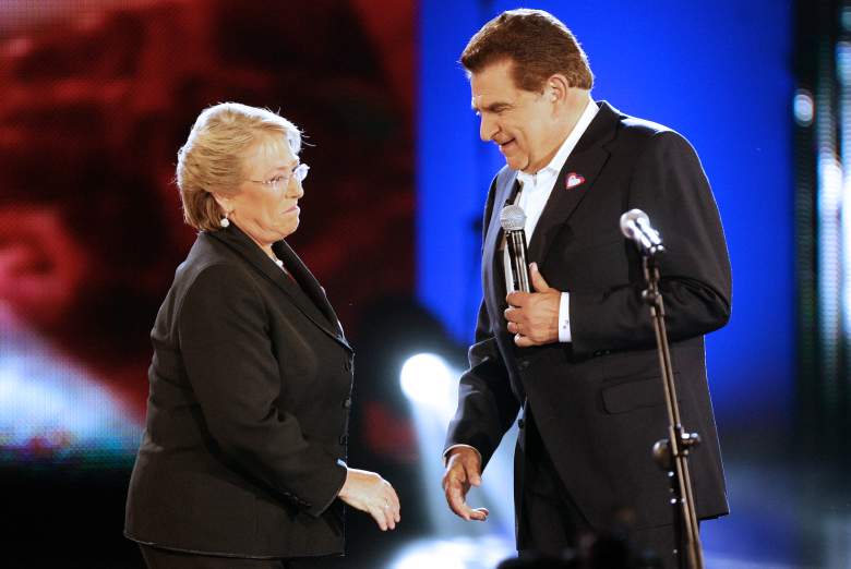 Don Francisco y la presidenta de Chile, Michelle Bachelet. (Getty)