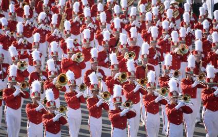 A qué hora es el Desfile de las Rosas 2016?