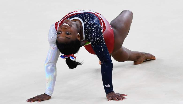 Simone Biles durante su rutina de suelo. (Getty)