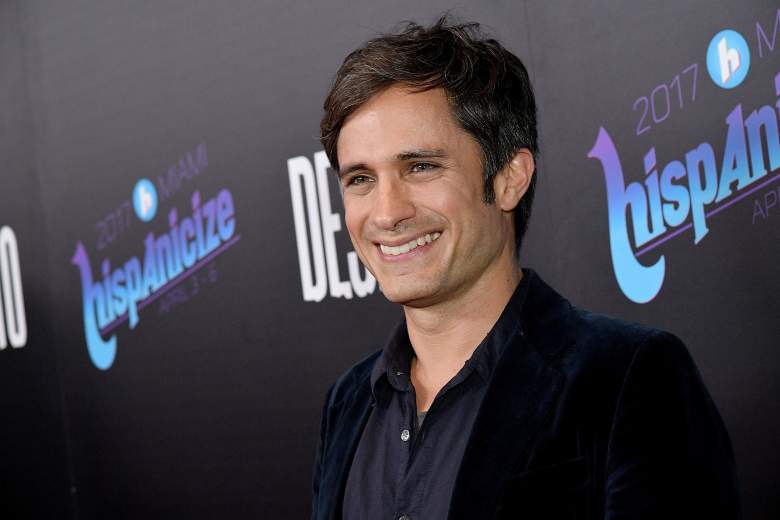 Gael García Bernal es visto muy feliz por Los Ángeles junto a una misteriosa joven. (Foto: Mike Windle/Getty Images)