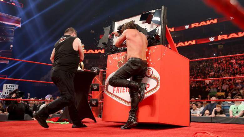 Kevin Owens traiciona a Chris Jericho durante un segmento de Raw. (WWE.com)