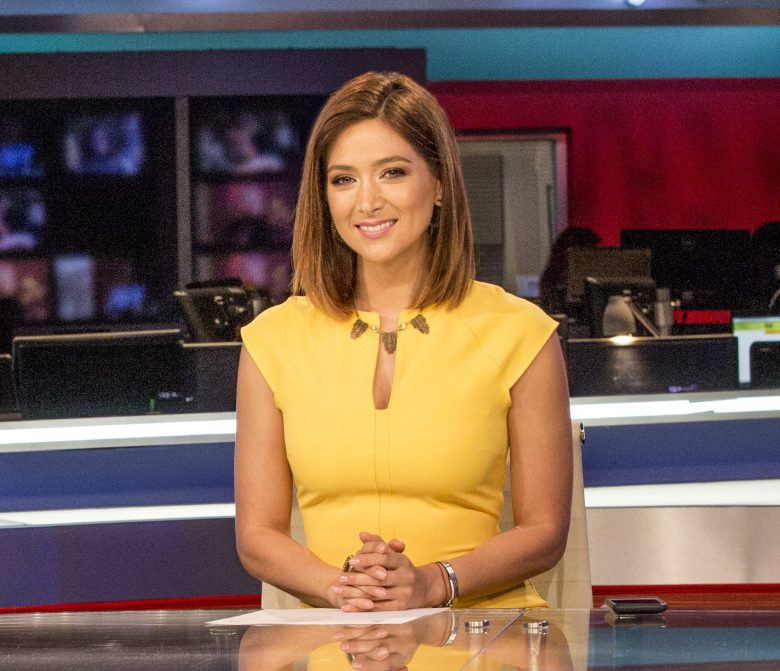 Felicidad Aveleyra , conductora de Noticias Telemundo Mediodia, como ver el noticiario en vivo, hora, canal