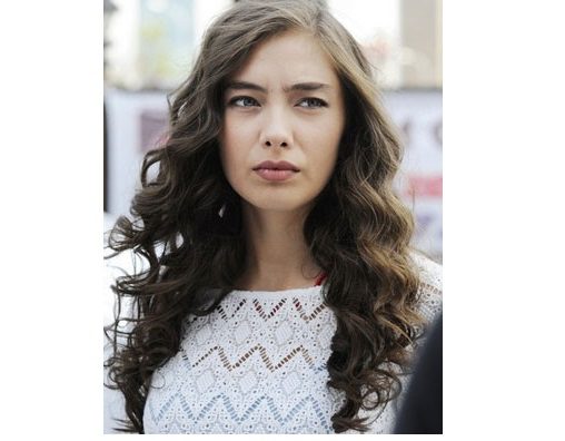 Novela-“Entre Dos Amores”: Conoce los actores y personajes[, elenco, reparto, FOTOS], Nesliham Atagui es Neriman Entre dos Amores