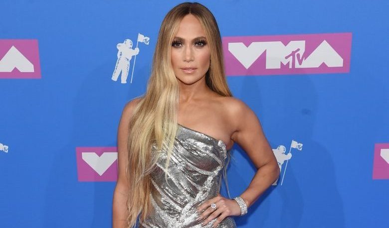 VER: Emme la hija de JLO debuta cantando con su famosa mamá