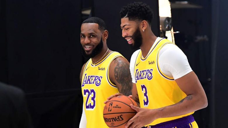 VER:LeBron James-Anthony Davis en triunfo de Lakers 05 Oct2019