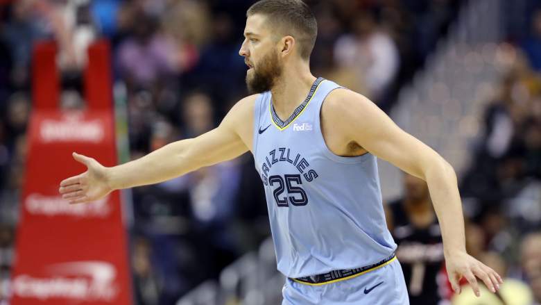 Chandler Parsons de los Hawks sufre lesiones graves en un accidente automovilístico