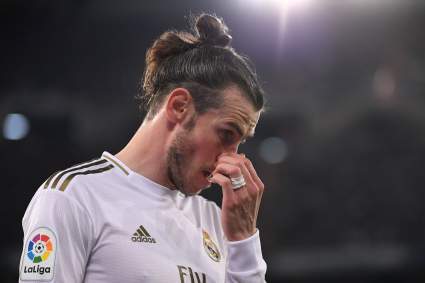 [VIDEO]: Pillan a Gareth Bale jugando al golf previo al partido de Champions en Manchester