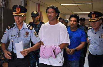 ¡EN SU PEOR MOMENTO! Difunden la primera foto de Ronaldinho en la cárcel
