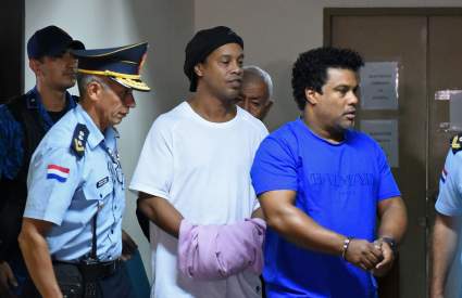 El festivo video que grabó Ronaldinho al cumplir un mes en la cárcel