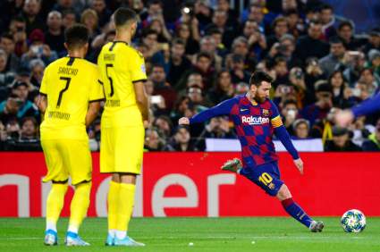 ¿Quién es el mejor tirador de faltas de la historia del fútbol? ¿Messi? ¿Cristiano?