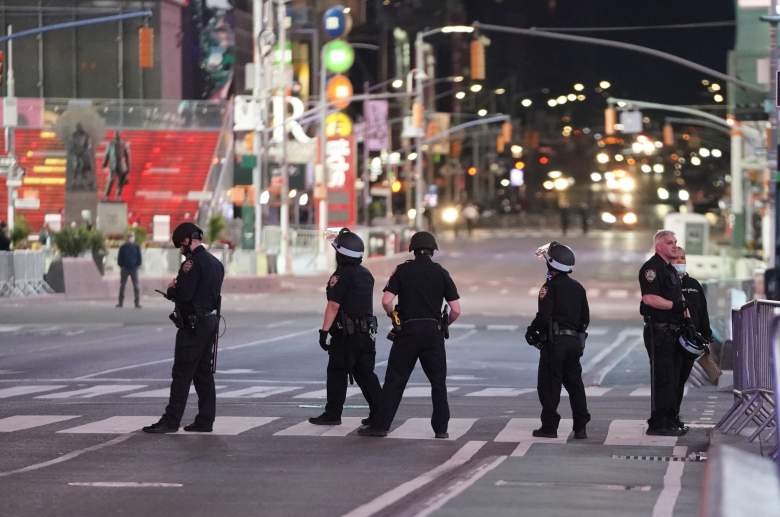 10 policías matan a un hombre armado en Nueva York y desatan la ira