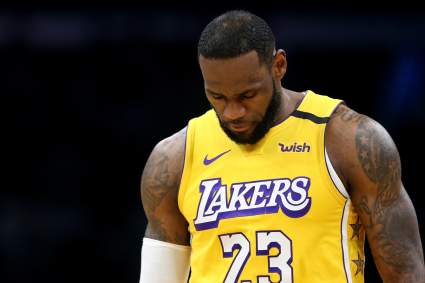 Un multimillonario pagó casi 2 millones por un extraño objeto de LeBron James: ¿qué compró?