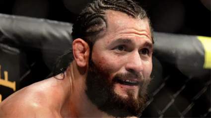 Luchador Jorge Masvidal hace peculiar parada en su jet privado rumbo al UFC 251