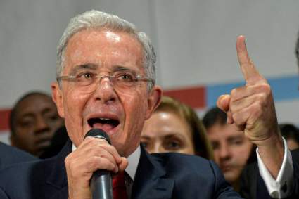 Ordenan detención de Álvaro Uribe: ¿de qué acusan al expresidente de Colombia?