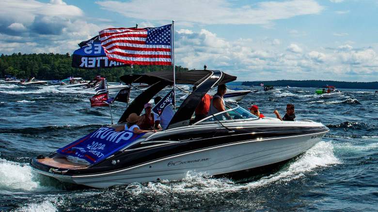 Un barco en un desfile anterior de Trump en New Hampshire.