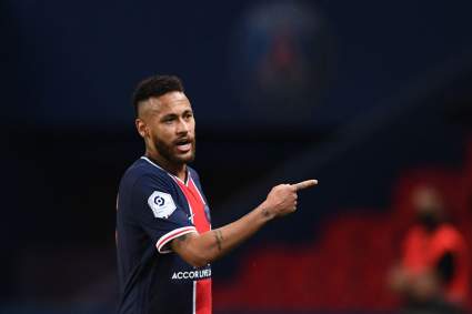 [VÍDEO] Neymar, expulsado tras agredir a rival, a quien acusa de llamarle “mono hijo de ****”