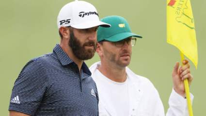El increíble sueldo anual del “caddie” de Dustin Johnson. ¿Cuánto cobra?