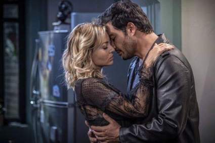 VER: Beso entre Majo y Clara en “Imperio de Mentiras” – VIDEO