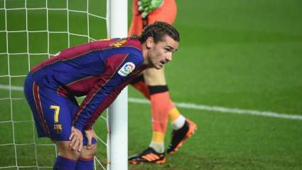 [VIDEO] El increíble fallo de Griezmann a portería vacía sin portero