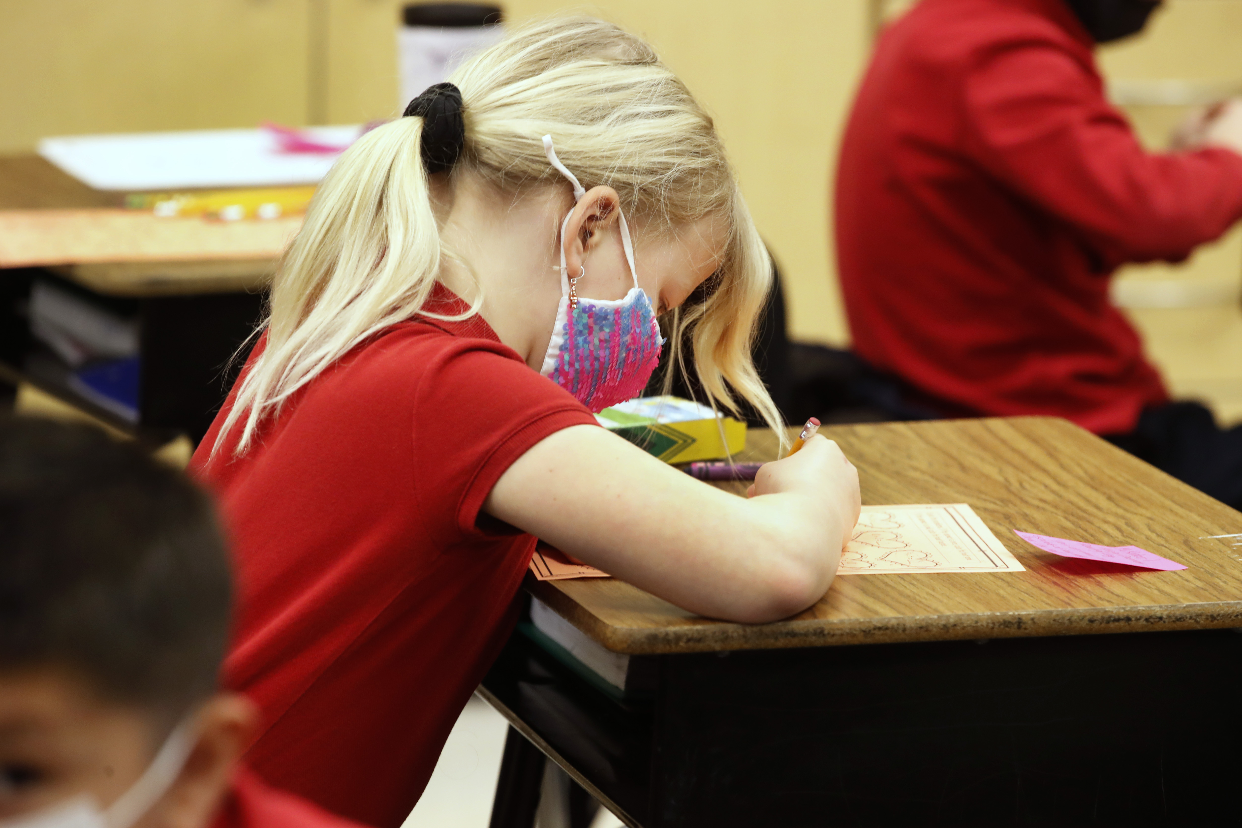 Una estudiante en Freedom Preparatory Academy el 10 de febrero de 2021 en Provo, Utah.