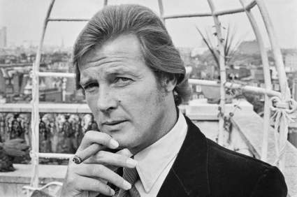 ¿Cómo murió Roger Moore, el actor que interpretaba a James Bond?