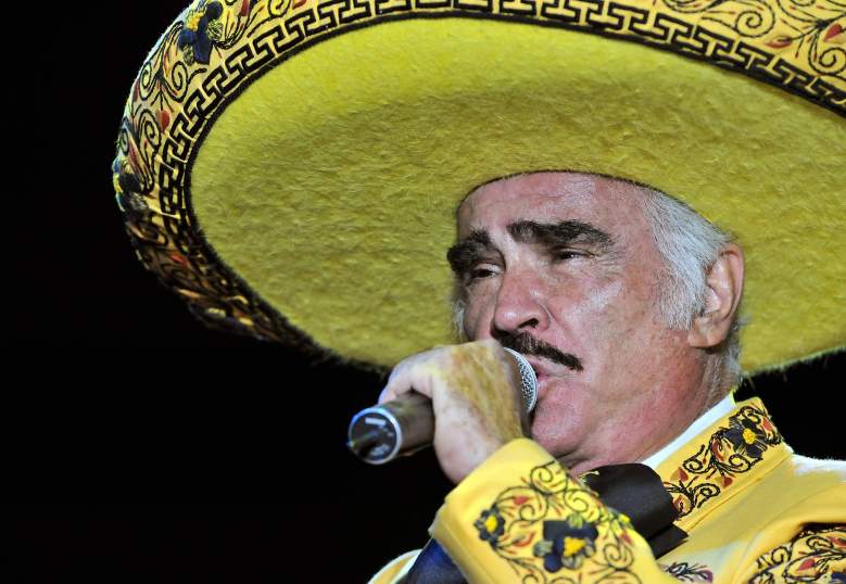 Vicente Fernandez está consciente y dependiente de ventilación