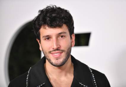 Sebastián Yatra y John Legend unen sus voces en “Tacones Rojos” (+ESCÚCHALO AQUÍ)