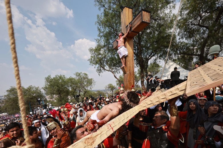 Una representación de la pasión de Cristo en la Ciudad de México