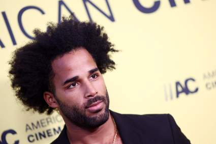 Lewis Mendoza da un radical cambio de look