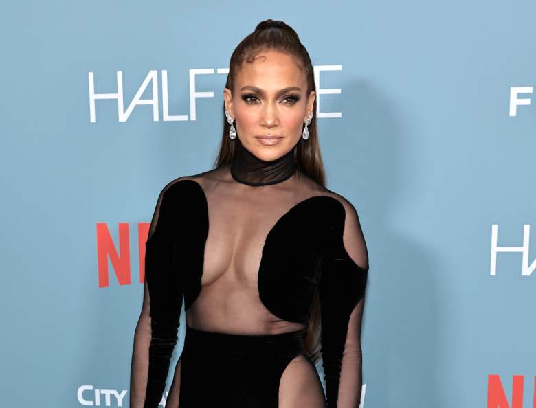 JLO posa desnuda a sus 53 años