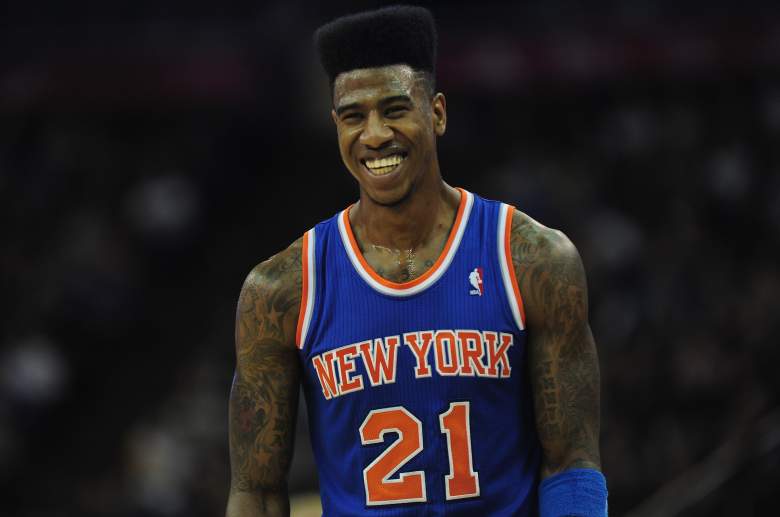 Iman Shumpert de New York Knicks observa durante el partido NBA London Live 2013 entre New York Knicks y Detroit Pistons en el O2 Arena el 17 de enero de 2013 en Londres, Inglaterra.