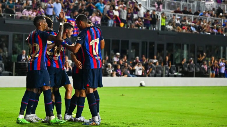 Pierre-Emerick Aubameyang celebra con el Barcelona.