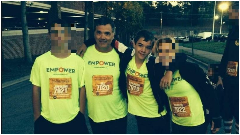 Joven acusado del asesinato de su padre en Carolina del Norte: Alexander Bishop