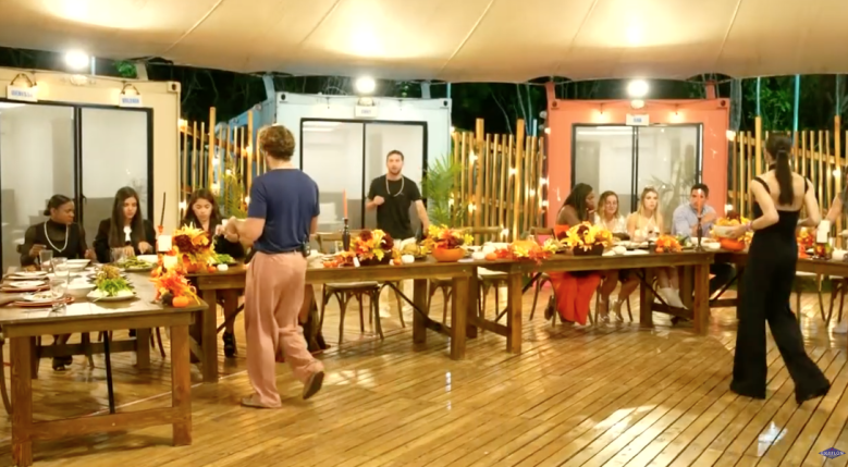 MIRA a los Famosos y Contendientes festejando Thanksgiving - VIDEO