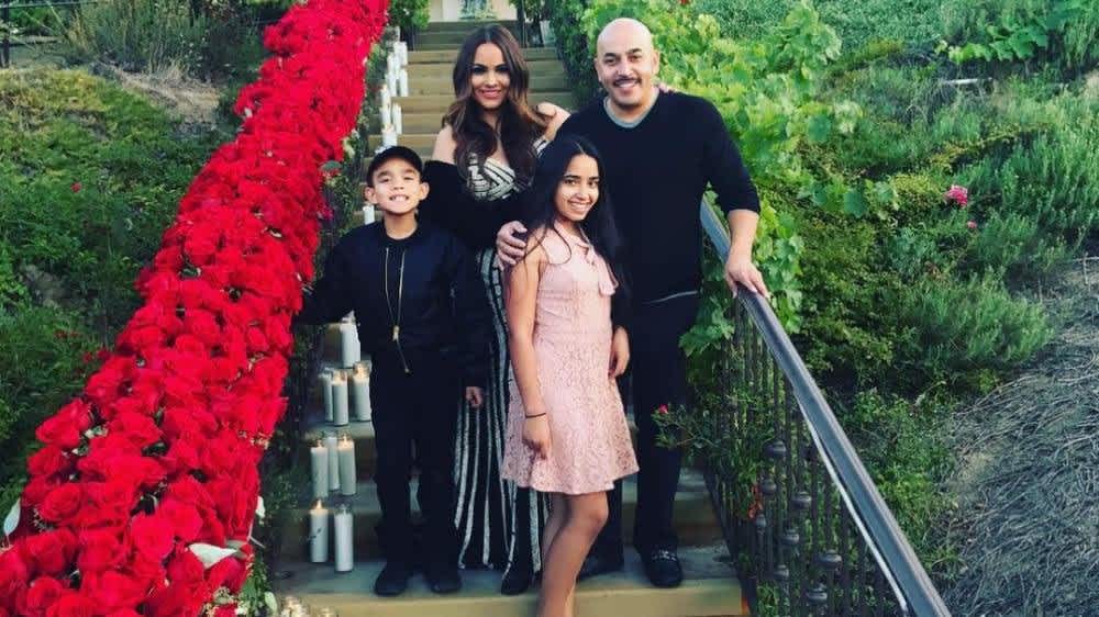 Mayeli Alonso, Lupillo Rivera y sus hijos