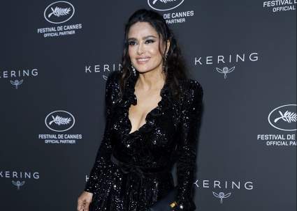 Salma Hayek lució vestido que pesaba 33 libras: ¡Tenía 2 millones de lentejuelas!