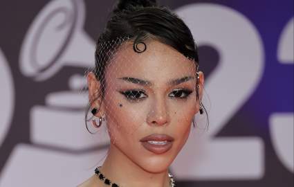 Copia el maquillaje de Danna Paola en los Latin Grammy 2023