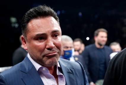 Óscar de la Hoya bailando en tanga con su novia crearon caos en Instagram