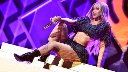 Cardi B Acusado de Apropiación Cultural por la Comunidad Hindú