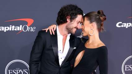 Jenna Johnson, Val Chmerkovskiy Reveal Sexo del Primer Niño