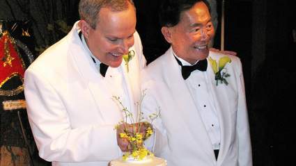 DETALLES: ¿Por qué Takei & Shatner comenzó a golpear por una boda