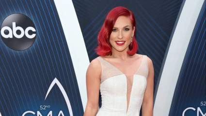 Sharna Burgess Respuestas Preguntas de los fans sobre ‘Bailando con las estrellas’ Temporada 30