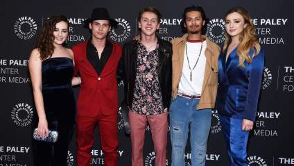 ‘Cobra Kai’ Stars Discuss Celebrity Viewers, Usando Habilidades de Karate En Vida Real