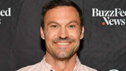 PHOTO: ‘DWTS’ Pro visto besando novio Brian Austin Green en Hawaii