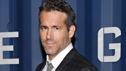 Ryan Reynolds Comparte Anuncio sorpresa Hallmark