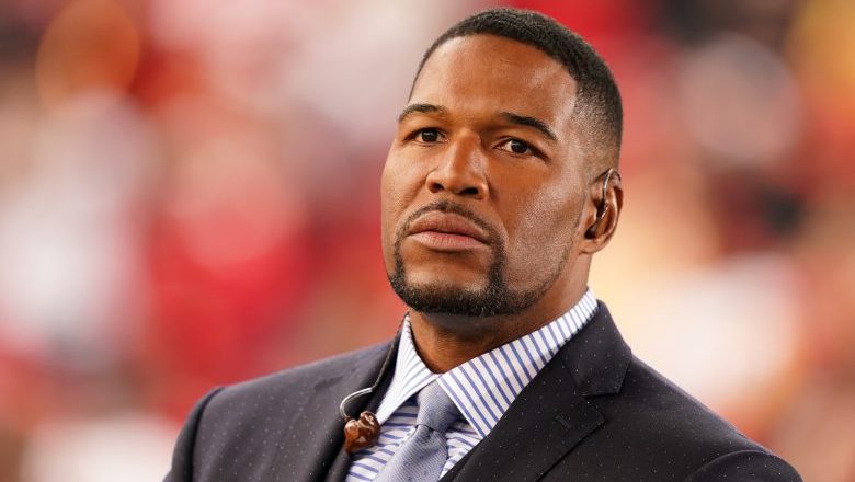 Michael Strahan repairs famous tooth gap