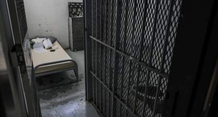 Véalo: Nueva foto de ‘Unrecognizable’ Josh Duggar detrás de Bares