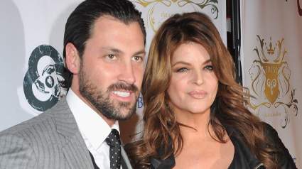Kirstie Alley devuelve fuegos en Maks Chmerkovskiy, DWTS Host Defends Él