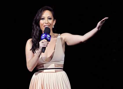 La edad de Cheryl Burke " Altura: El fondo "