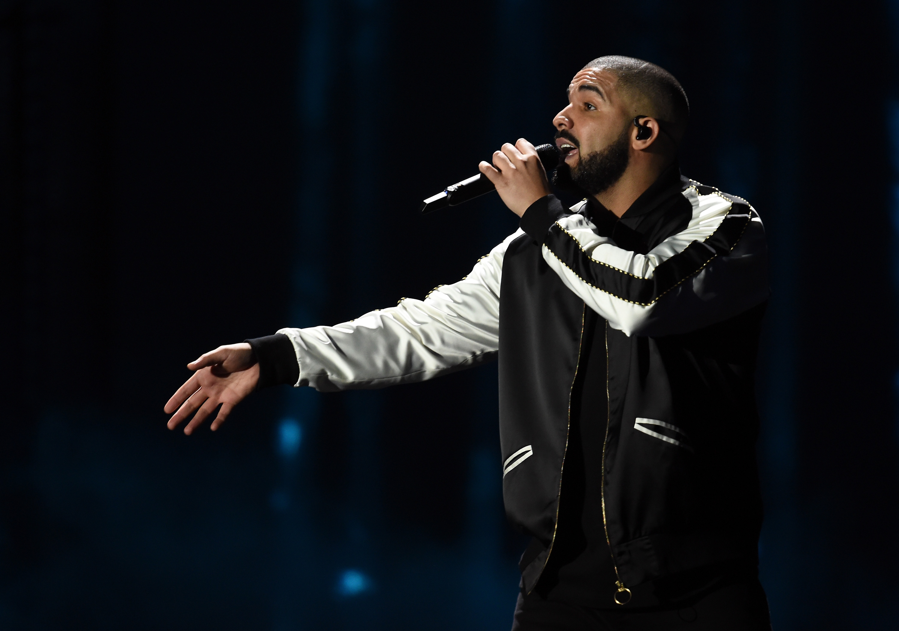 Drake performs at the iHeartRadio Music Festival on September 23, 2016 in Las Vegas, Nevada. (Photo by Kevin Winter/Getty Images)